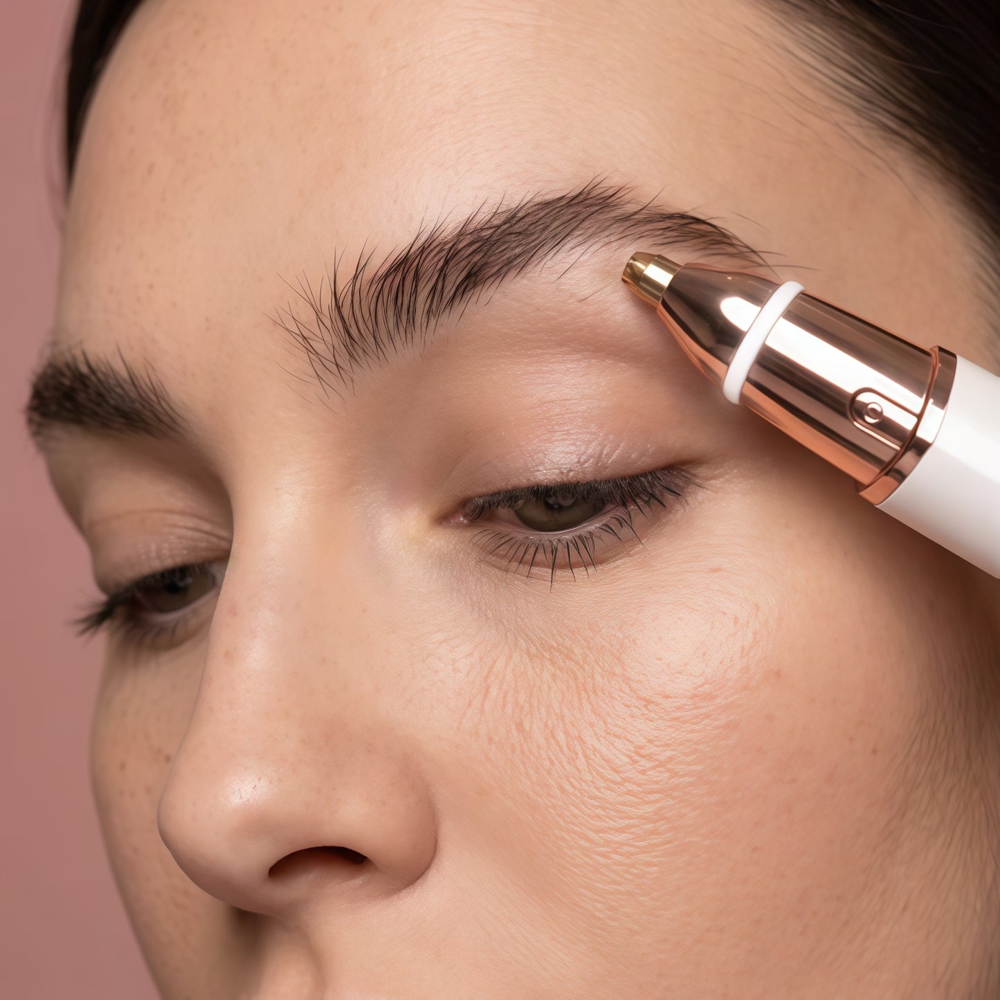 Epilateur visage et sourcils 2 en 1
